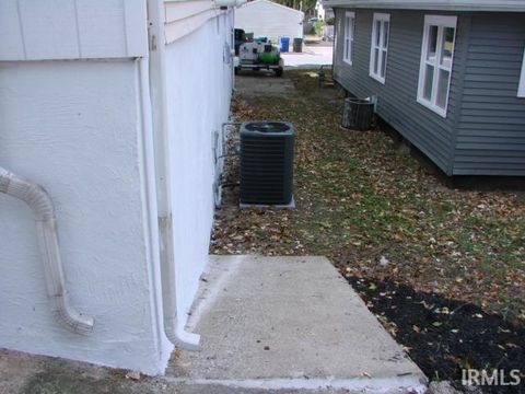 Tiny photo for 1110 S Courtland Street, Kokomo, IN 46902 (MLS # 202544251)