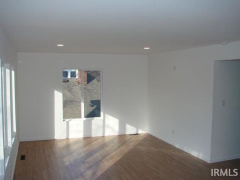 Tiny photo for 1110 S Courtland Street, Kokomo, IN 46902 (MLS # 202544251)