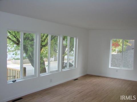 Tiny photo for 1110 S Courtland Street, Kokomo, IN 46902 (MLS # 202544251)