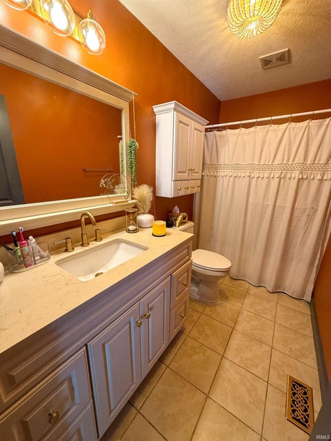 Tiny photo for 2250 E 600 S, Jonesboro, IN 46938 (MLS # 202631801)