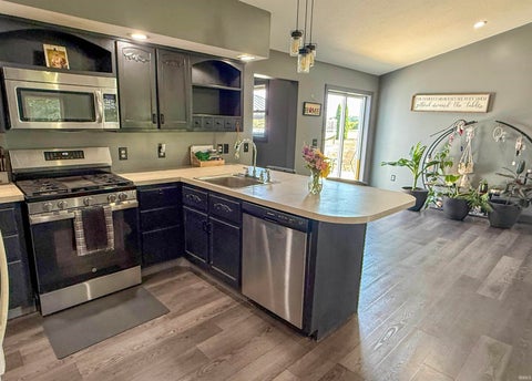 Tiny photo for 2250 E 600 S, Jonesboro, IN 46938 (MLS # 202631801)