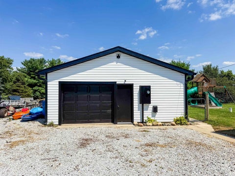Tiny photo for 2250 E 600 S, Jonesboro, IN 46938 (MLS # 202631801)