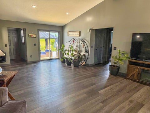 Tiny photo for 2250 E 600 S, Jonesboro, IN 46938 (MLS # 202631801)