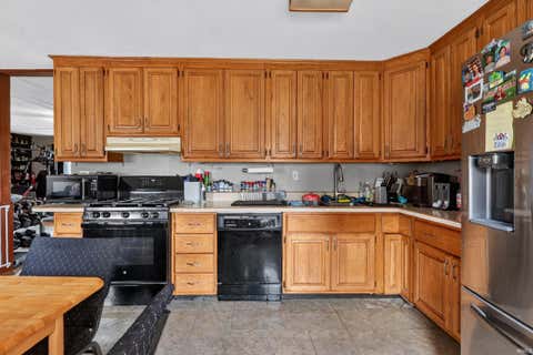 Tiny photo for 40 West Court, Lafayette, IN 47909 (MLS # 202634211)