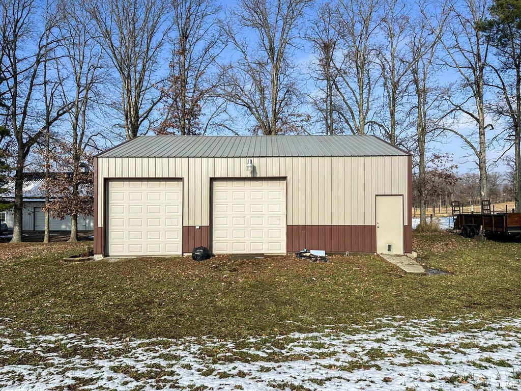 Photo of 11088 S Owensville Road, Haubstadt, IN 47639 (MLS # 202548982)