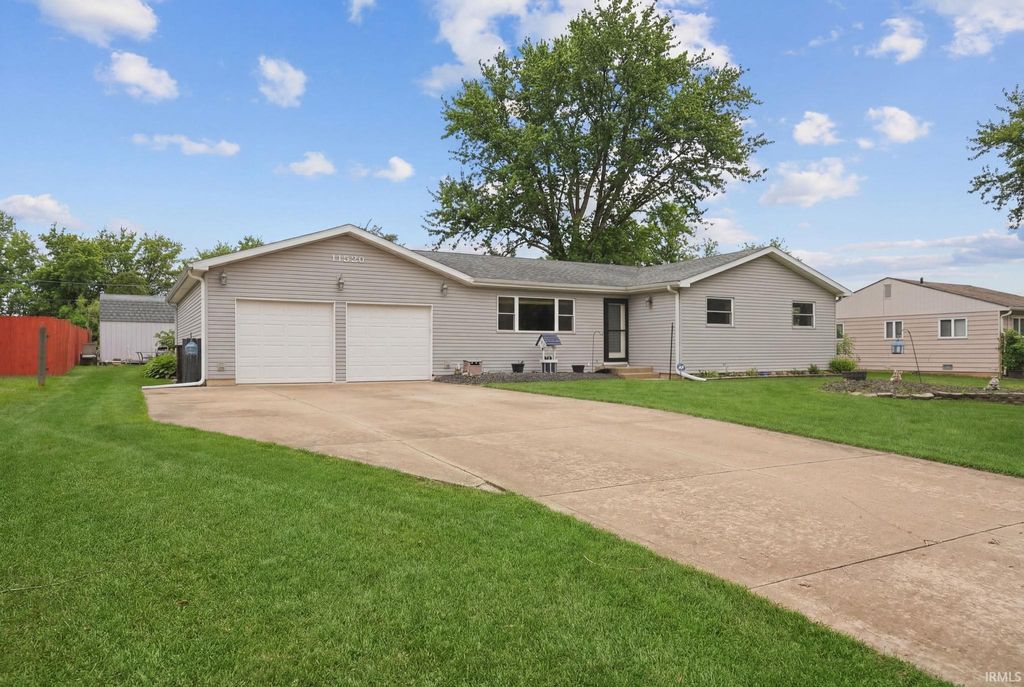 Photo of 11520 Brooklane Drive, Fort Wayne, IN 46819 (MLS # 202609337)