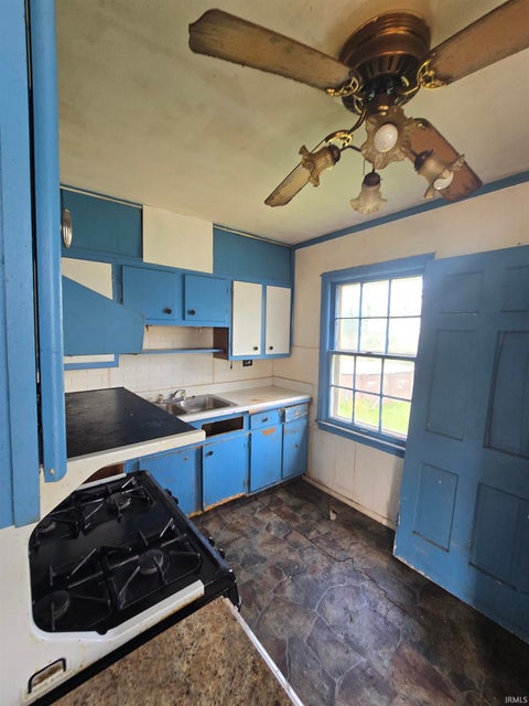 Tiny photo for 2119 Cozy Court, Fort Wayne, IN 46802 (MLS # 202627836)