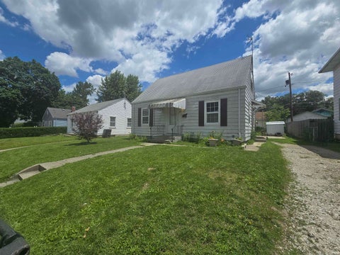 Photo of 2119 Cozy Court, Fort Wayne, IN 46802 (MLS # 202627836)