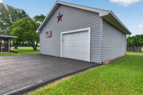 Tiny photo for 9601 E 100 NORTH, Greentown, IN 46936 (MLS # 202615289)