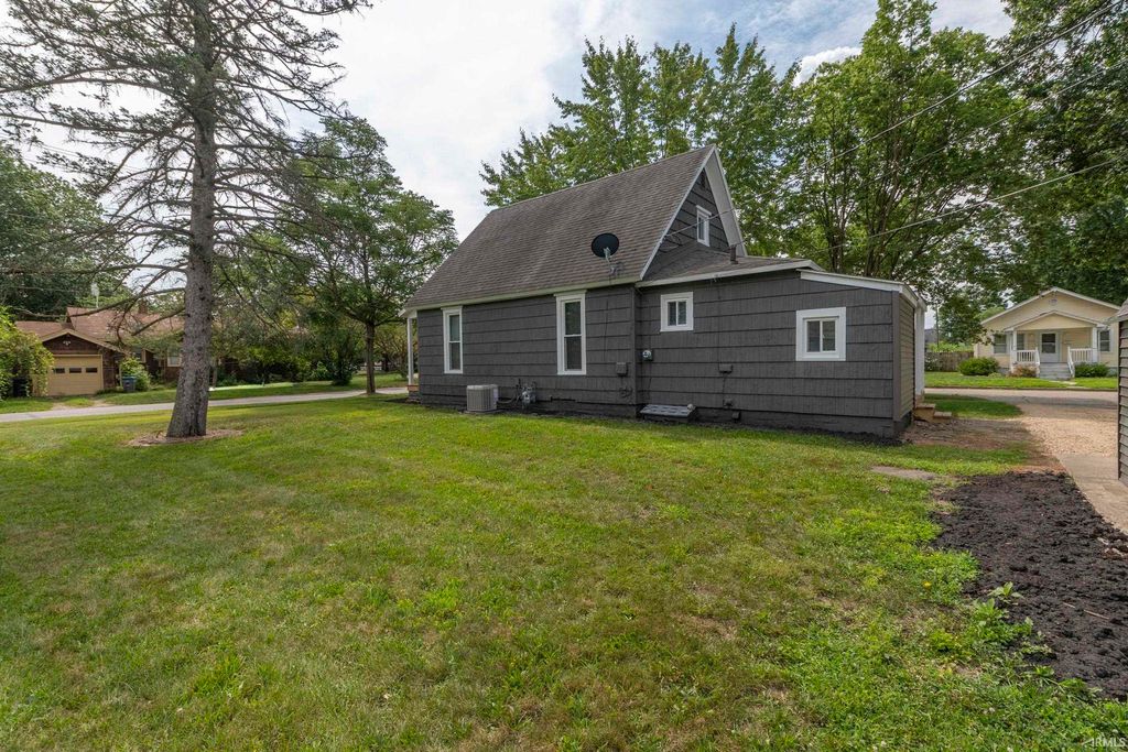 Photo of 501 N Ward Street, Elkhart, IN 46514 (MLS # 202630075)