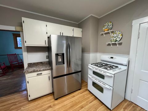 Tiny photo for 75 W 2nd Street, Peru, IN 46970 (MLS # 202538680)