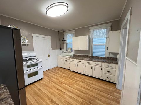 Tiny photo for 75 W 2nd Street, Peru, IN 46970 (MLS # 202538680)