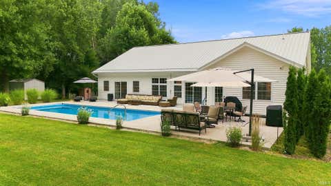 Tiny photo for 6099 N 950 E, North Webster, IN 46555 (MLS # 202630652)
