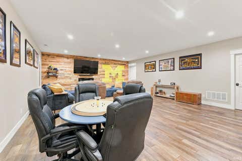 Tiny photo for 6099 N 950 E, North Webster, IN 46555 (MLS # 202630652)