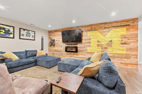 Tiny photo for 6099 N 950 E, North Webster, IN 46555 (MLS # 202630652)