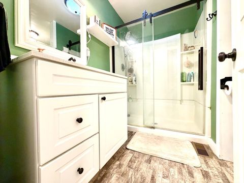 Tiny photo for 702 Pinhook Road, Bedford, IN 47421 (MLS # 202612514)