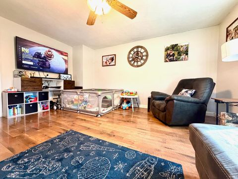 Tiny photo for 702 Pinhook Road, Bedford, IN 47421 (MLS # 202612514)