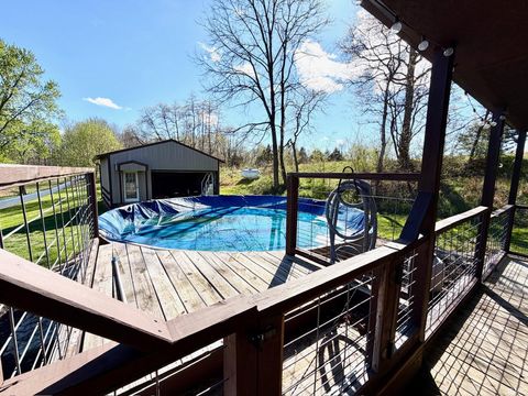 Tiny photo for 702 Pinhook Road, Bedford, IN 47421 (MLS # 202612514)