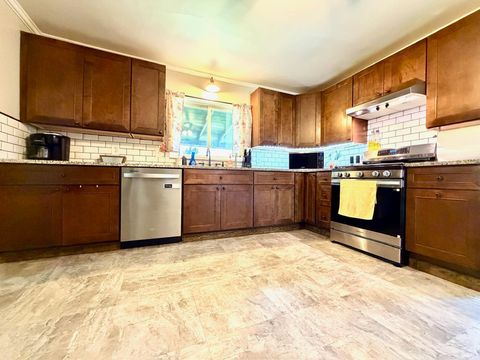 Tiny photo for 702 Pinhook Road, Bedford, IN 47421 (MLS # 202612514)