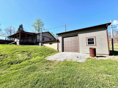 Tiny photo for 702 Pinhook Road, Bedford, IN 47421 (MLS # 202612514)