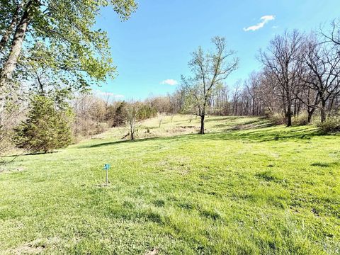 Tiny photo for 702 Pinhook Road, Bedford, IN 47421 (MLS # 202612514)