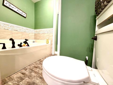 Tiny photo for 702 Pinhook Road, Bedford, IN 47421 (MLS # 202612514)