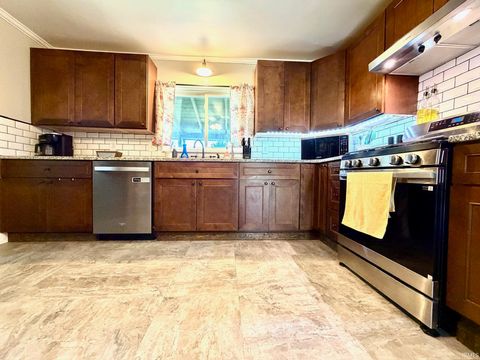 Tiny photo for 702 Pinhook Road, Bedford, IN 47421 (MLS # 202612514)