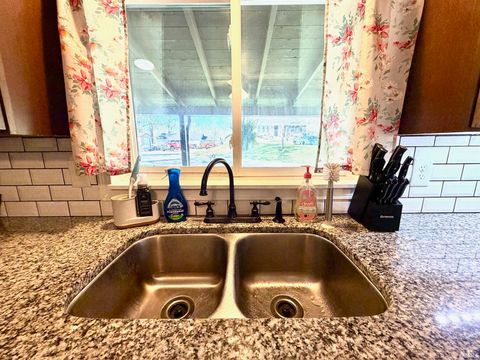 Tiny photo for 702 Pinhook Road, Bedford, IN 47421 (MLS # 202612514)