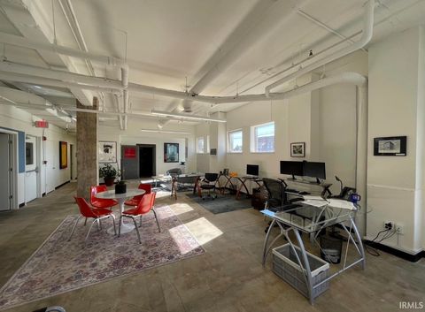 Tiny photo for 402 S Washington Street, Marion, IN 46952 (MLS # 202612751)