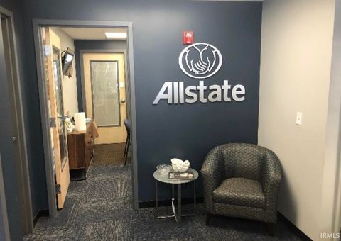 Tiny photo for 402 S Washington Street, Marion, IN 46952 (MLS # 202612751)