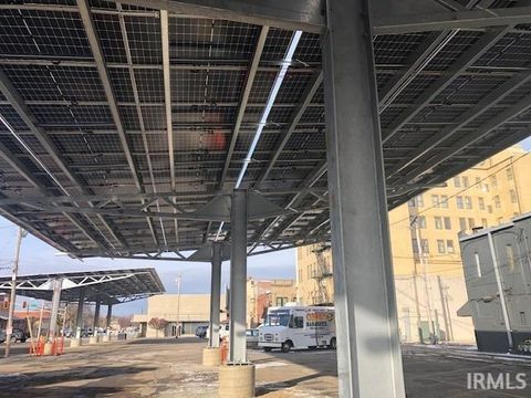 Tiny photo for 402 S Washington Street, Marion, IN 46952 (MLS # 202612751)