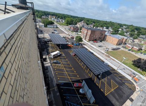 Tiny photo for 402 S Washington Street, Marion, IN 46952 (MLS # 202612751)