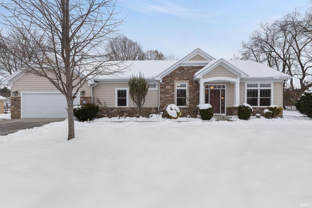 Photo of 636 Bainbridge Place, Goshen, IN 46526 (MLS # 202548479)