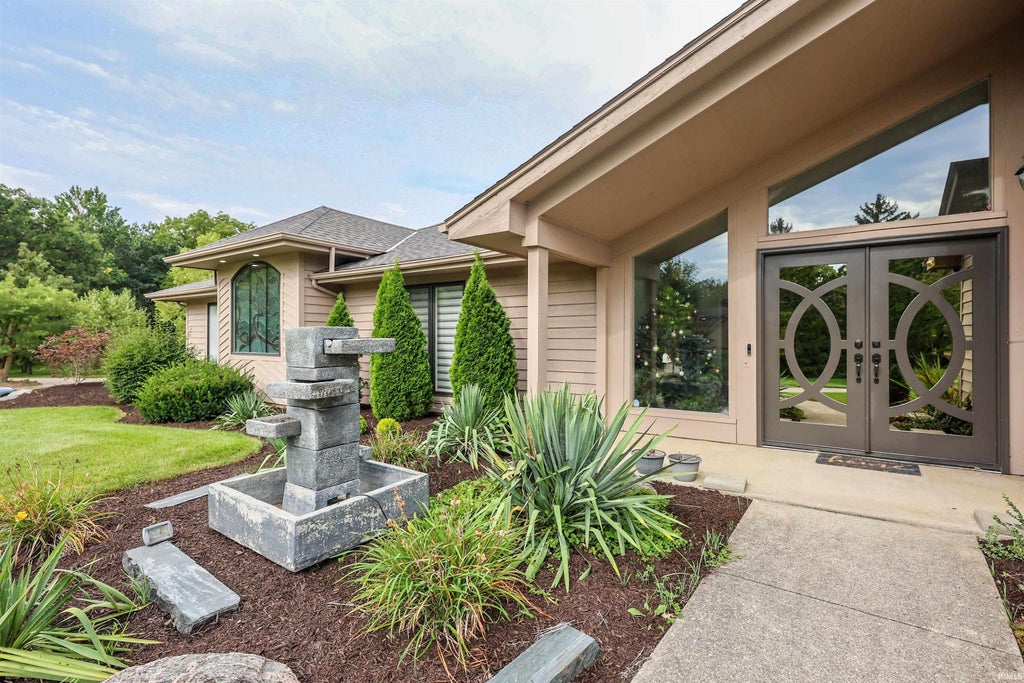 Photo of 601 Choctaw Pass, Fort Wayne, IN 46825 (MLS # 202636474)