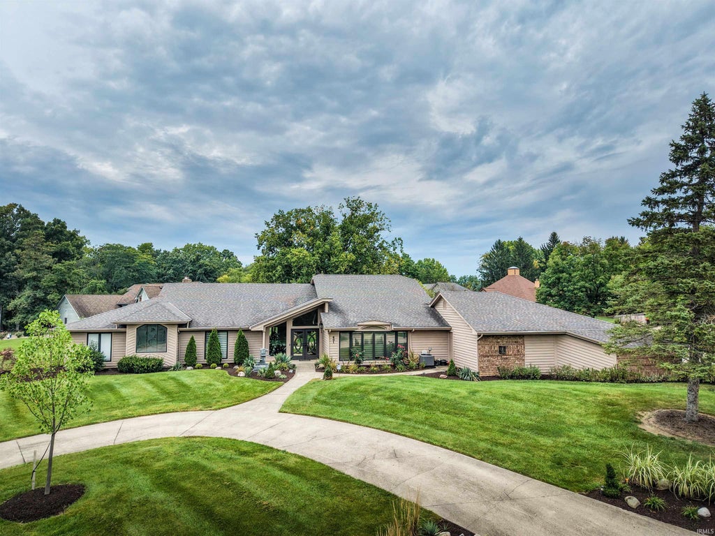 Photo of 601 Choctaw Pass, Fort Wayne, IN 46825 (MLS # 202636474)