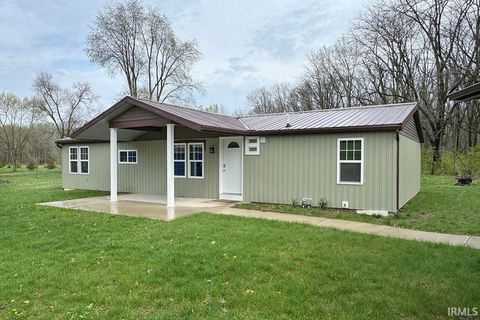 Photo of 14483 County Road 8, Middlebury, IN 46540 (MLS # 202601674)