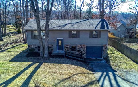 Photo of 630 N Diana Drive, Ellettsville, IN 47429 (MLS # 202606575)