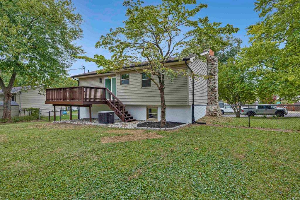 Photo of 7255 Oakdale Drive, Newburgh, IN 47630 (MLS # 202639609)