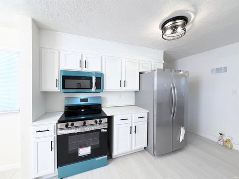 Tiny photo for 120 Manor Avenue, Elkhart, IN 46613 (MLS # 202629703)