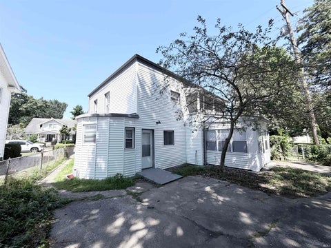 Tiny photo for 120 Manor Avenue, Elkhart, IN 46613 (MLS # 202629703)