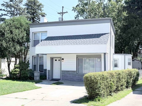 Tiny photo for 120 Manor Avenue, Elkhart, IN 46613 (MLS # 202629703)