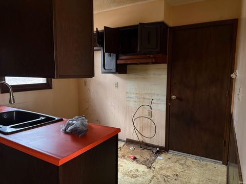 Tiny photo for 2756 N 1100 W, Royal Center, IN 46978 (MLS # 202611880)