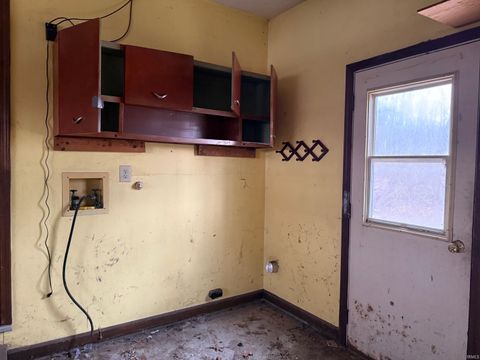 Tiny photo for 2756 N 1100 W, Royal Center, IN 46978 (MLS # 202611880)