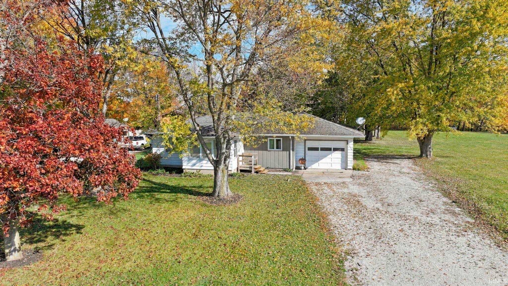 Photo of 2550 W Business 30 Road, Columbia City, IN 46725 (MLS # 202644955)