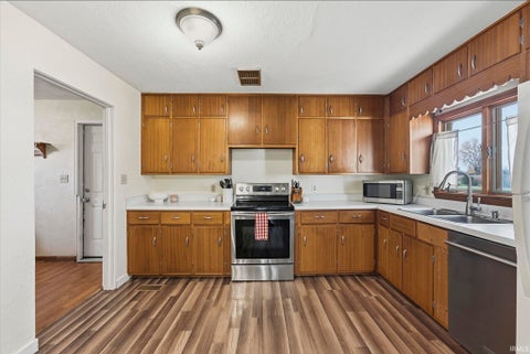 Tiny photo for 2550 W Business 30 Road, Columbia City, IN 46725 (MLS # 202644955)