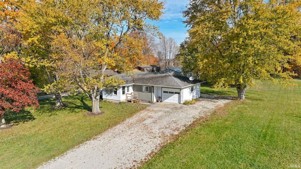 Photo of 2550 W Business 30 Road, Columbia City, IN 46725 (MLS # 202644955)