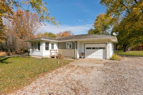 Tiny photo for 2550 W Business 30 Road, Columbia City, IN 46725 (MLS # 202644955)