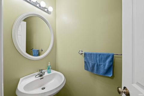 Tiny photo for 2003 Kingfisher Drive, Lafayette, IN 47909 (MLS # 202545315)