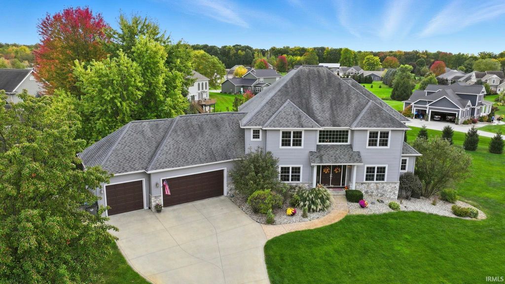 Photo of 1218 S Honeybee Court, Warsaw, IN 46580 (MLS # 202542650)