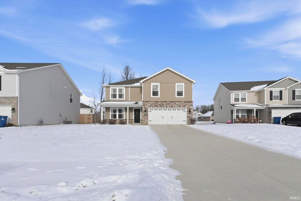 Photo of 1224 Mount Isa Place, Fort Wayne, IN 46845 (MLS # 202549014)
